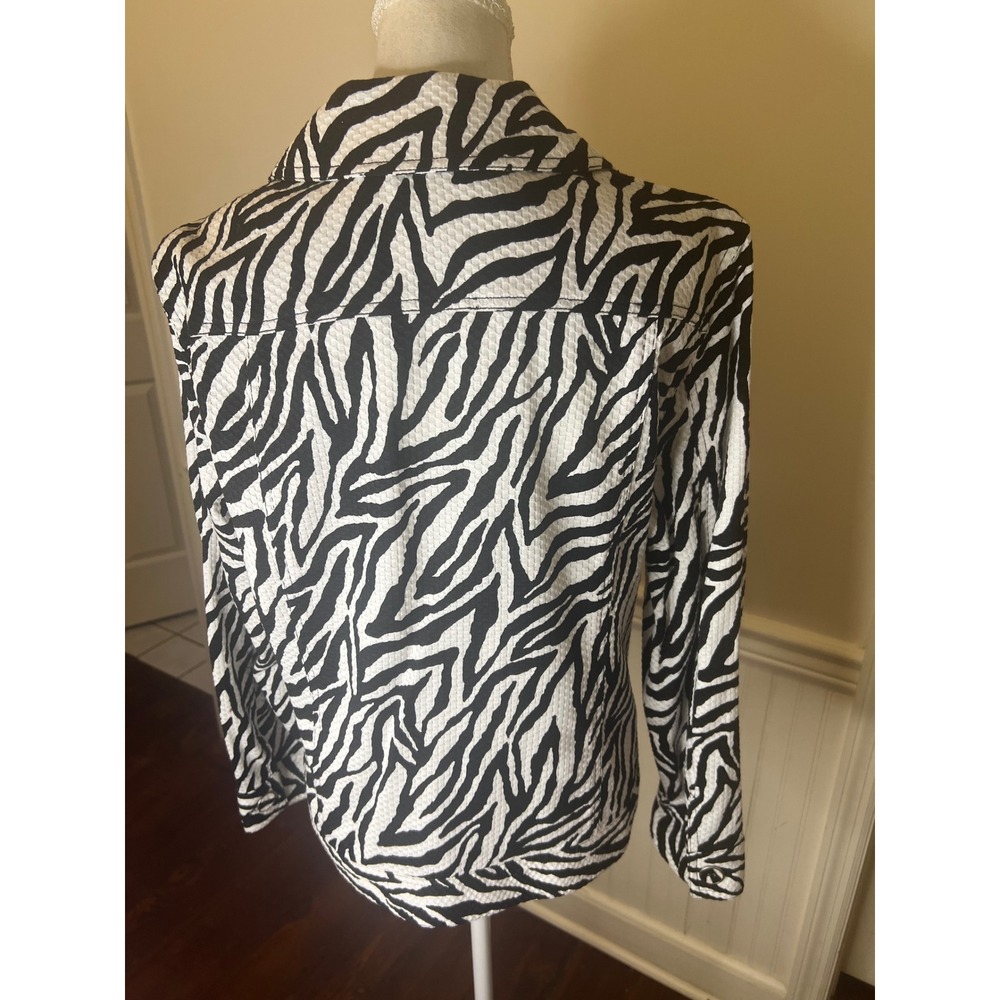 Chicos Zebra Print Jacket Black White Animal Print Button Front Size 2 - Picture 8 of 11